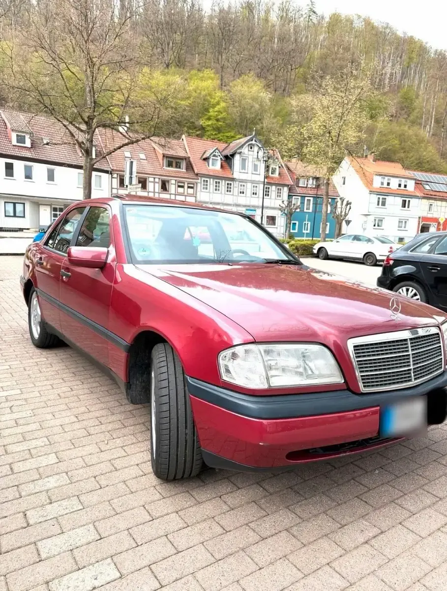 Gebraucht Mercedes C180 122 PS (89 kW) 1994 Rot Limousine