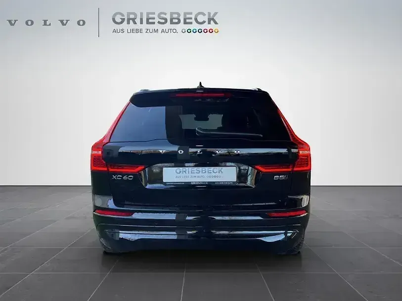 Gebraucht Volvo XC60 Core 250 PS (183 kW) 2024 Schwarz SUV