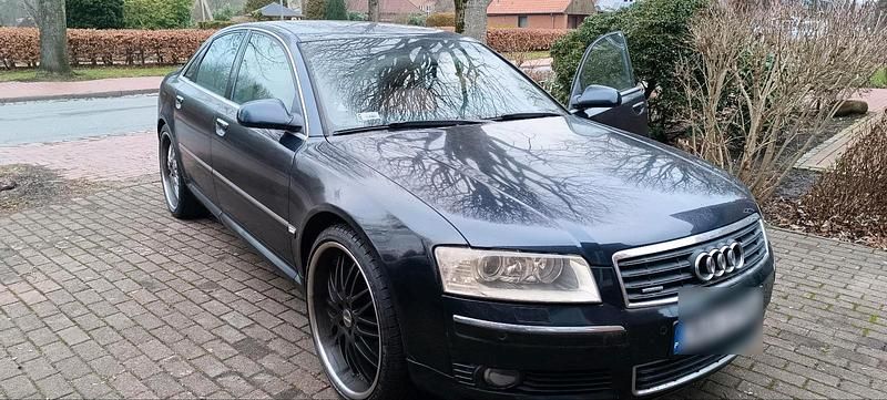 Schwarz Gebraucht 2004 Audi A8 Limousine | 2.400 € (Guter Preis) - Bild 1/4