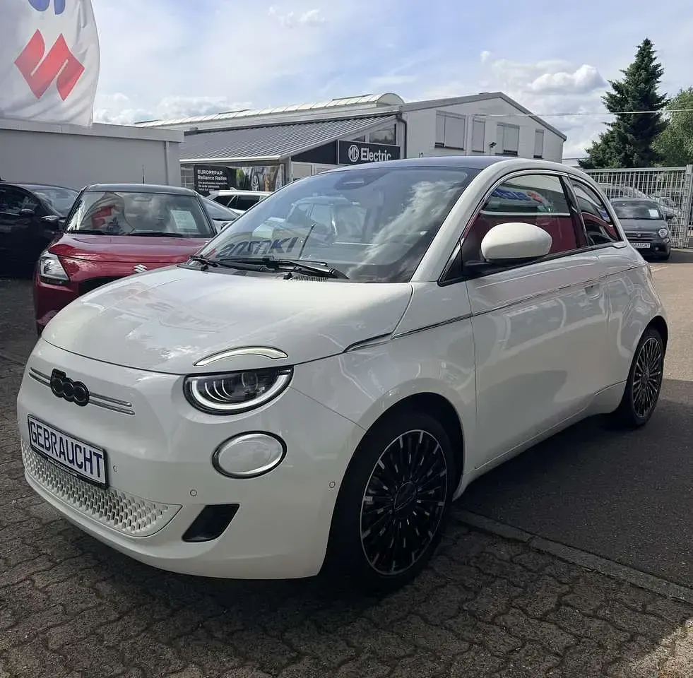 Gebraucht Fiat 500e La Prima 86 kW (118 PS) 2023 Weiss Limousine