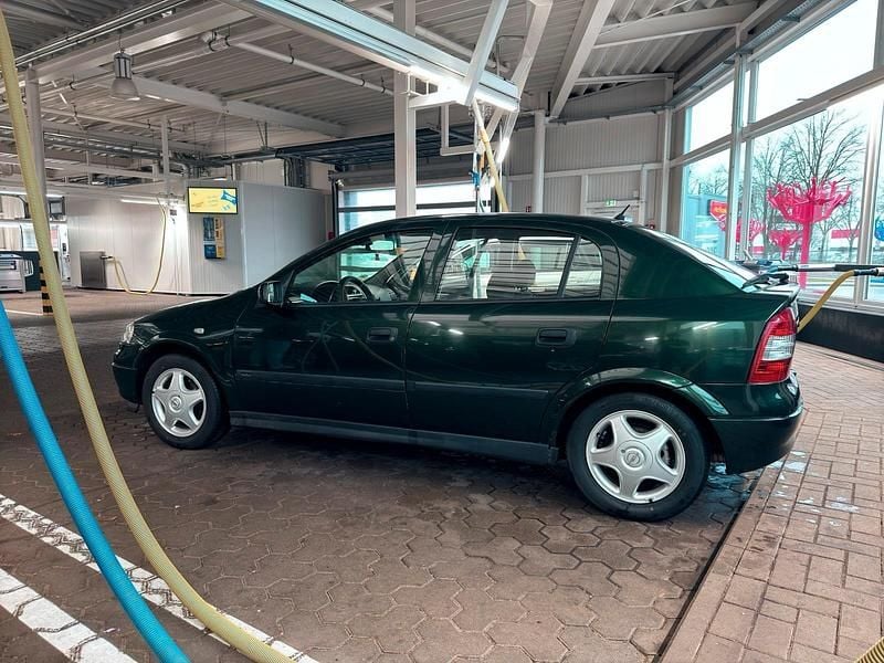 Gebraucht Opel Astra 75 PS (55 kW) 1999 Grün Limousine