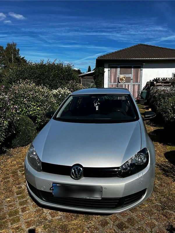 Silber Gebraucht 2011 VW Golf VI Kleinwagen | 4.000 € (Superpreis) - Bild 1/4