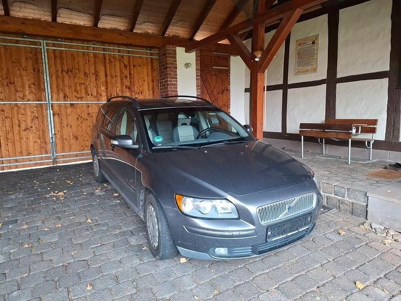 Grau Gebraucht 2007 Volvo V50 Kombi | 1.350 € (Superpreis) - Bild 1/4