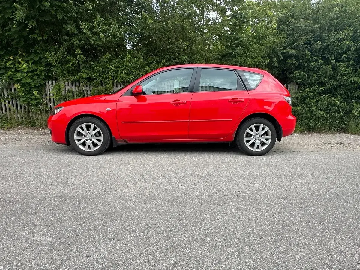 Gebraucht Mazda 3 105 PS (77 kW) 2006 Rot Kleinwagen