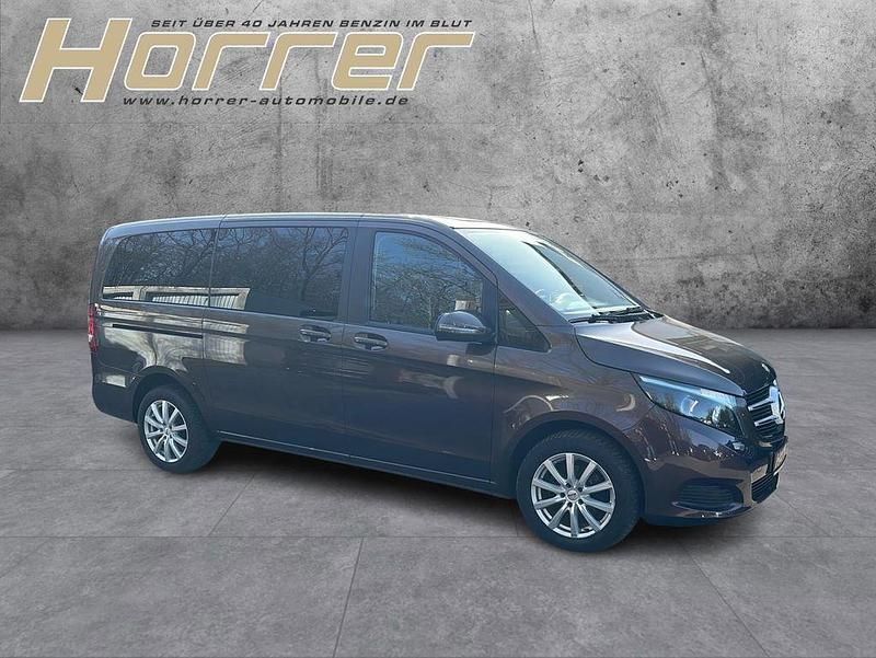 Gebraucht Mercedes V220 163 PS (119 kW) 2018 Braun Van / Kleinbus
