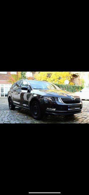 Schwarz Gebraucht 2017 Skoda Octavia Style Kombi | 14.900 € (Etwas zu teuer) - Bild 1/4