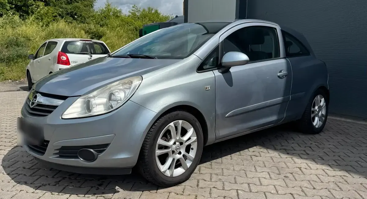 Gebraucht Opel Corsa 80 PS (58 kW) 2009 Andere farben Kleinwagen