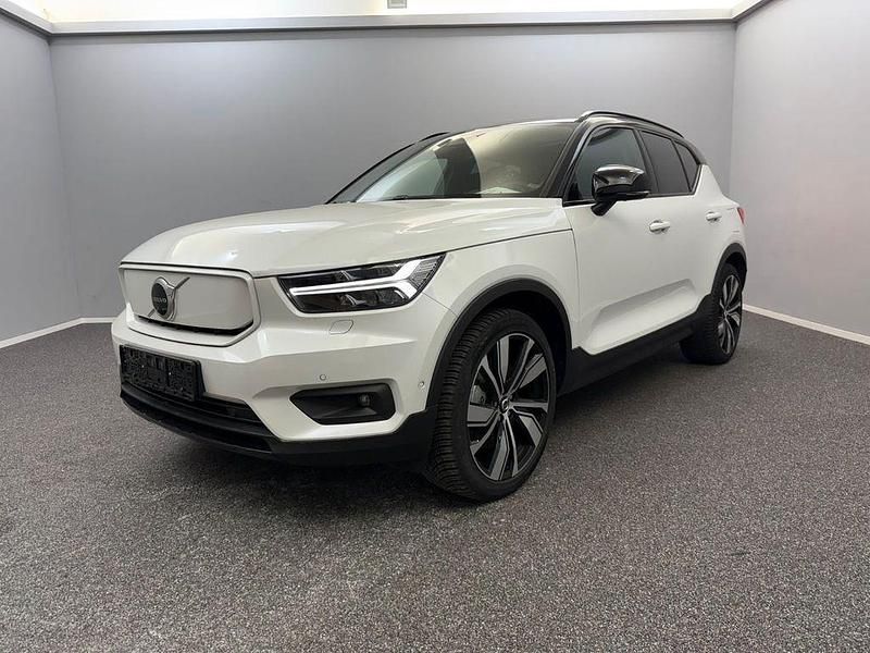 Weiß Gebraucht 2022 Volvo XC40 Pro SUV | 37.999 € (Etwas zu teuer) - Bild 1/4
