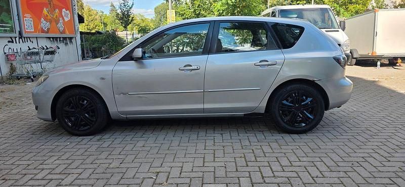 Silber Gebraucht 2005 Mazda 3 Active Limousine | 699 € (Superpreis) - Bild 1/4