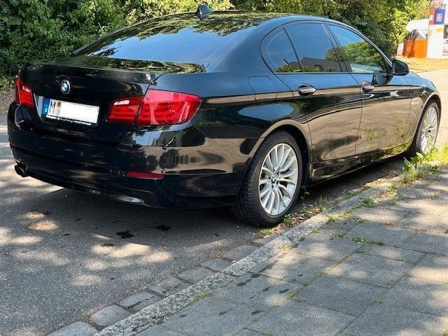 Schwarz Gebraucht 2010 BMW 528 Sport Line Limousine | 9.850 € (Guter Preis) - Bild 1/4