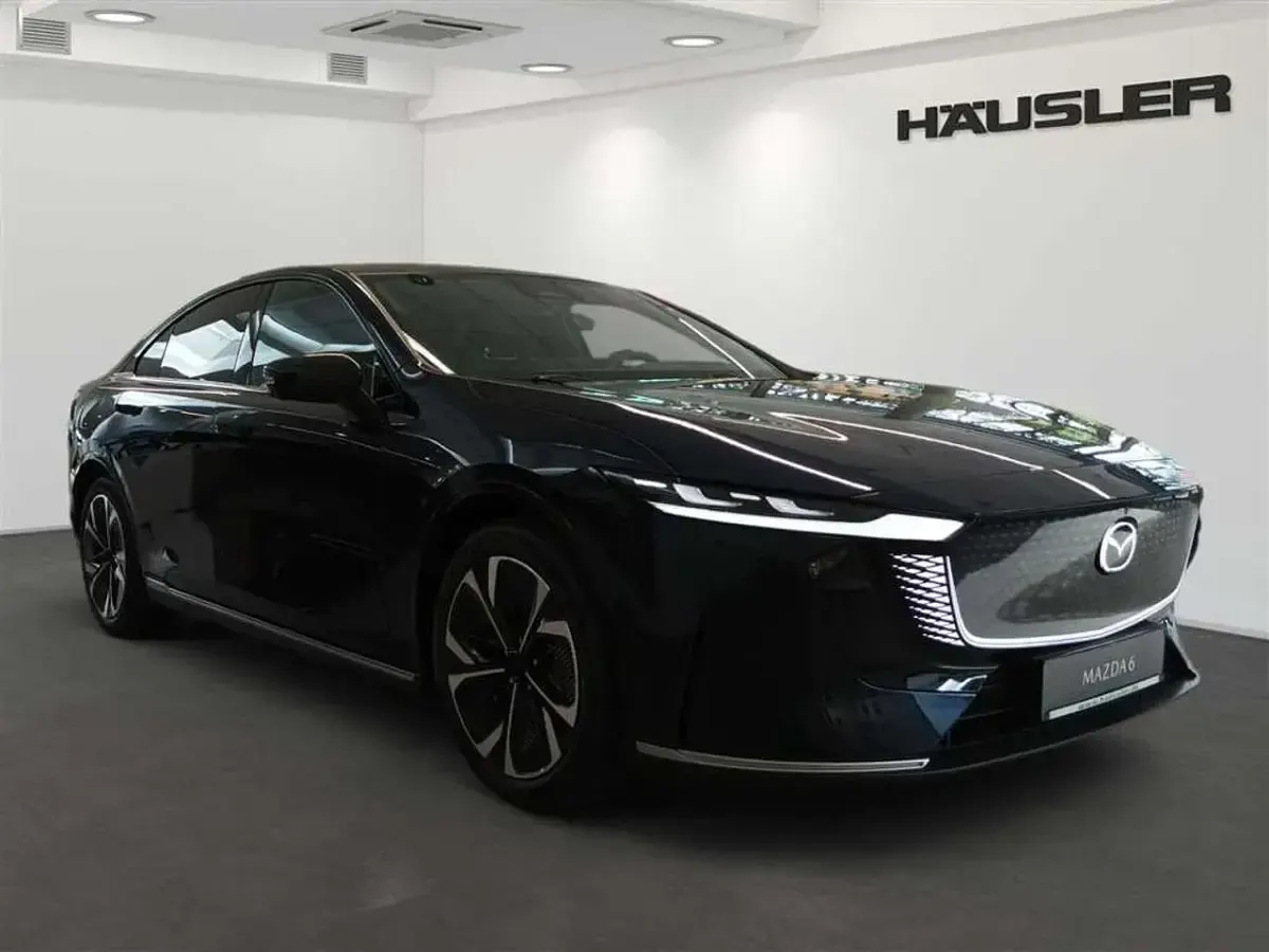 Usata Mazda 6e 189 kW (258 CV) 2025 Blu Berlina