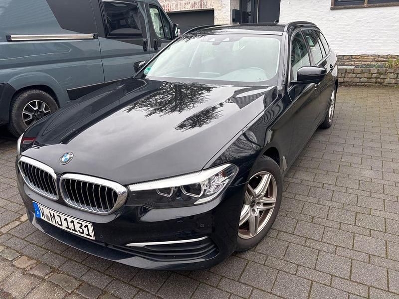 Gebraucht BMW 520 190 PS (139 kW) 2017 Schwarz Kombi