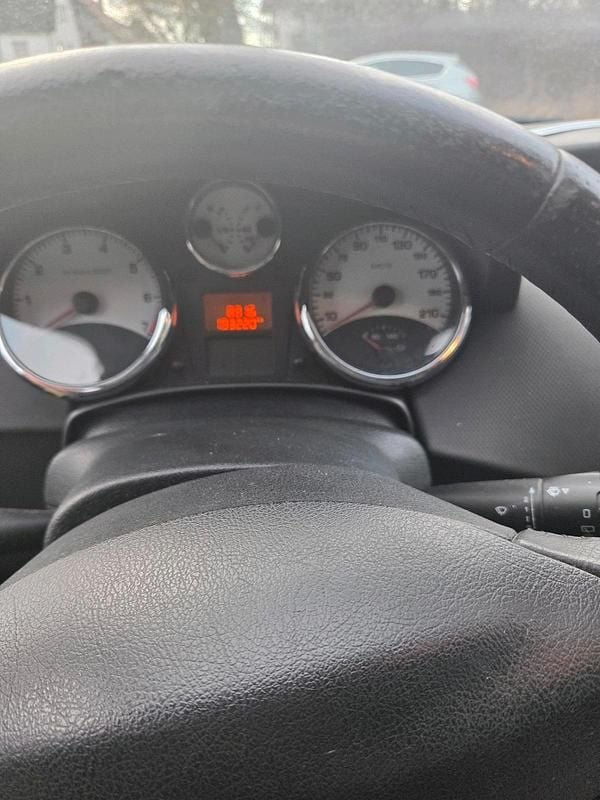 Schwarz Gebraucht 2006 Peugeot 207 Kleinwagen | 650 € (Superpreis) - Bild 1/4