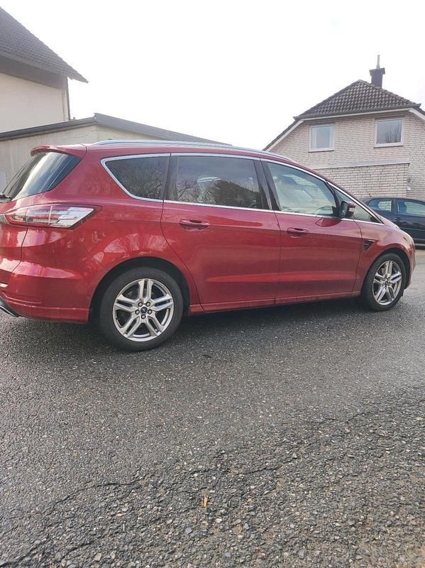 Gebraucht Ford S-MAX S 210 PS (154 kW) 2015 Rot Van / Kleinbus