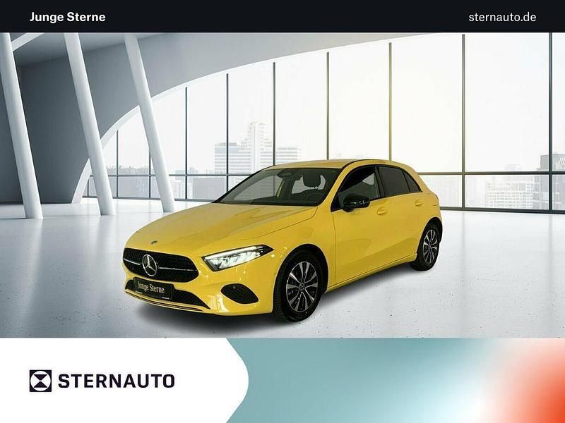 Gelb Gebraucht 2024 Mercedes A180 Progressive Limousine | 25.480 € (Superpreis) - Bild 1/4