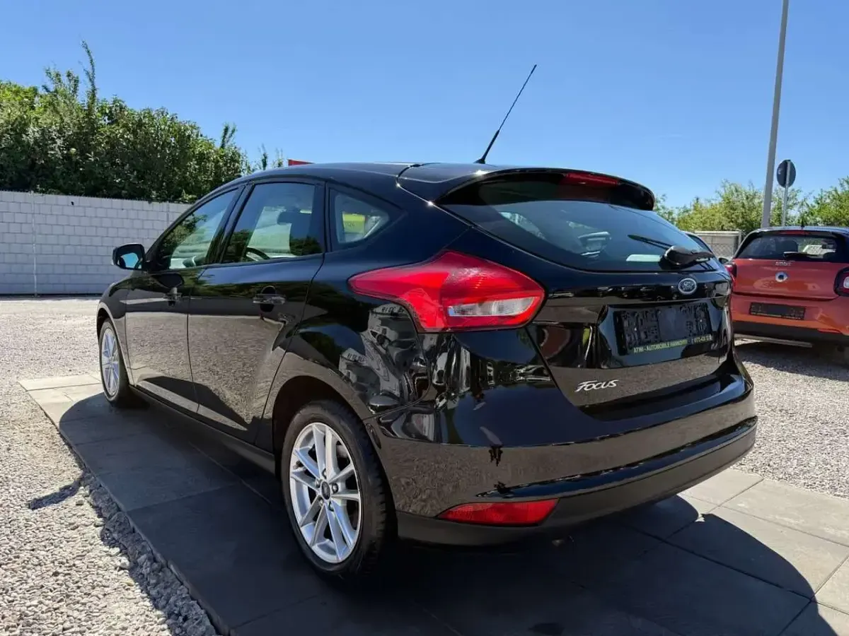Gebraucht Ford Focus Business Edition 125 PS (91 kW) 2016 Shadow black Limousine