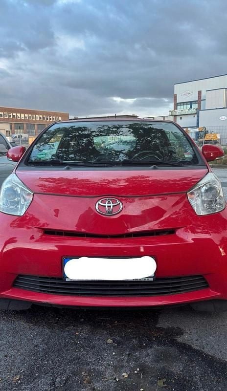 Rot Gebraucht 2009 Toyota iQ Kleinwagen | 3.650 € (Fairer Preis) - Bild 1/4