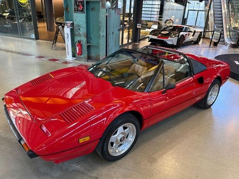 Second-hand Ferrari 308 530 CP (389 kW) 1980 Roșu Cabrio