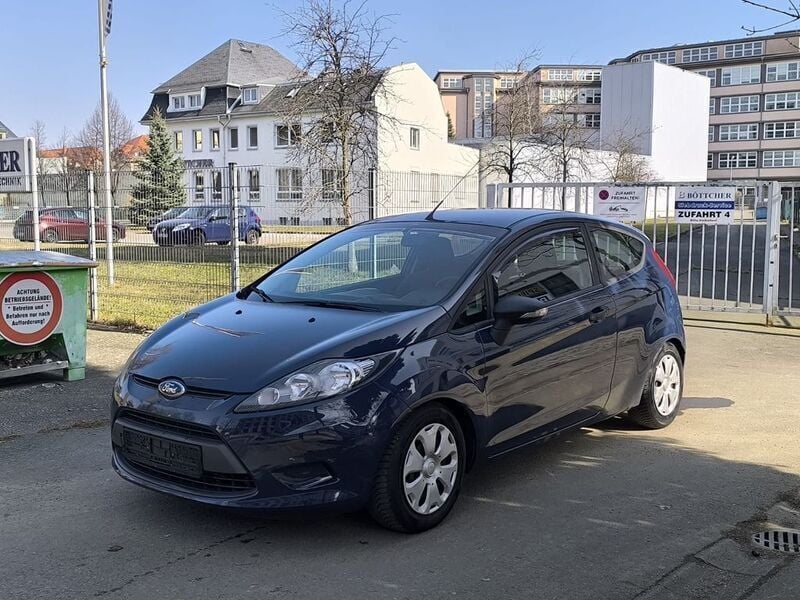 Gebraucht Ford Fiesta Ambiente 60 PS (44 kW) 2012 Blau Kleinwagen