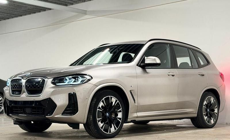 Gold Gebraucht 2022 BMW iX3 Impressive SUV | 34.727 € (Guter Preis) - Bild 1/4