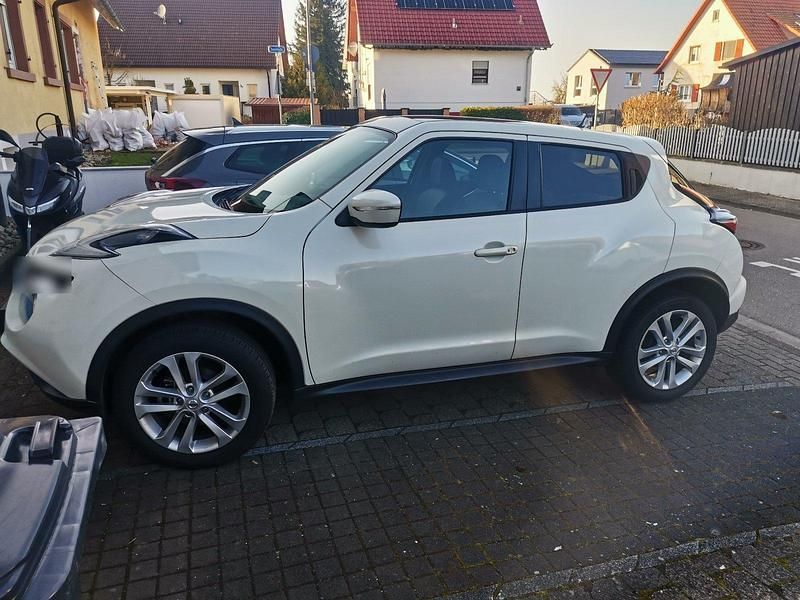 Gebraucht Nissan Juke N-Connecta 116 PS (85 kW) 2016 Beige SUV