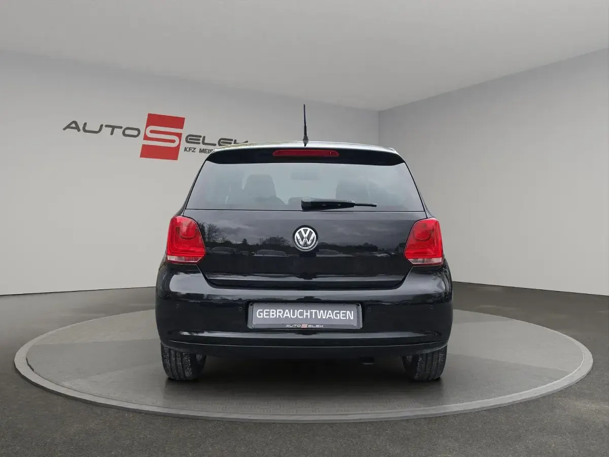 Gebraucht VW Polo Match 69 PS (50 kW) 2012 Deep black perleffekt Kleinwagen