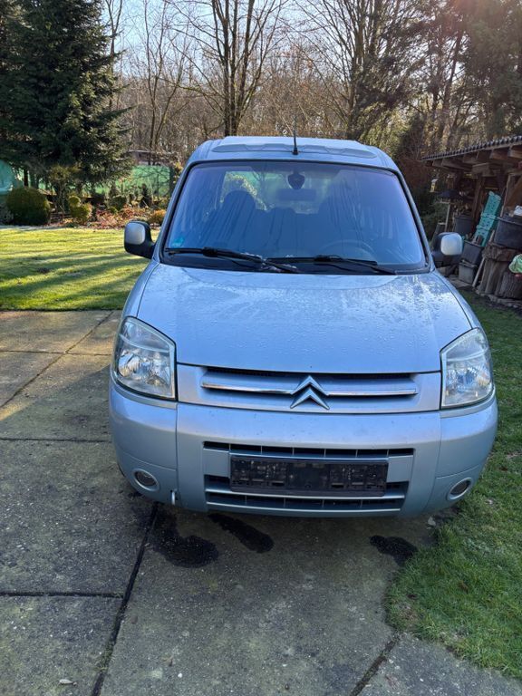 Silber Gebraucht 2005 Citroën Berlingo Van / Kleinbus | 3.100 € (Etwas zu teuer) - Bild 1/4