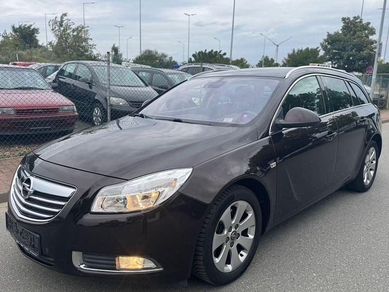 Braun Gebraucht 2012 Opel Insignia Kombi | 4.000 € (Fairer Preis) - Bild 1/4