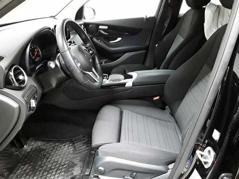 Gebraucht Mercedes GLC300e 194 PS (142 kW) 2021 Schwarz SUV