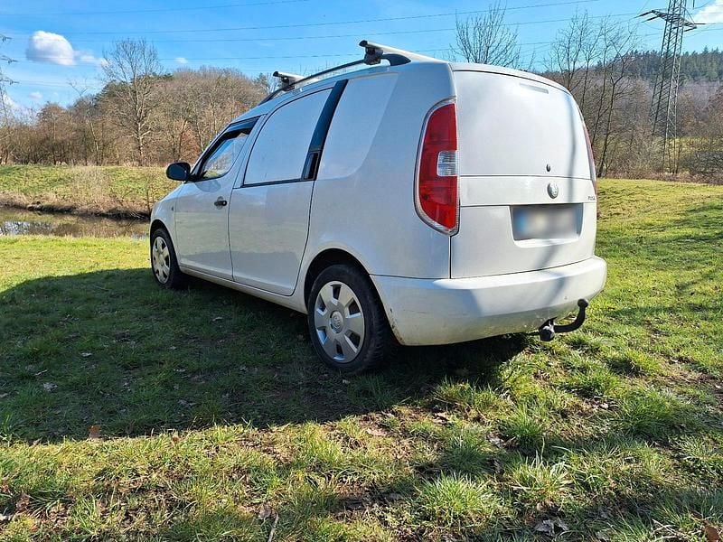 Gebraucht Skoda Roomster 69 PS (50 kW) 2008 Weiß Van / Kleinbus