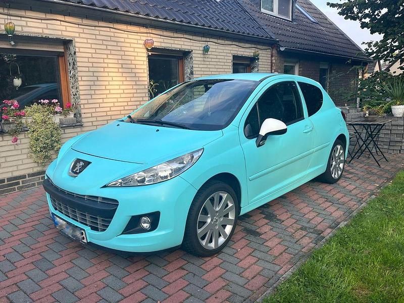 Grau Gebraucht 2011 Peugeot 207 Sportium Limousine | 3.600 € (Fairer Preis) - Bild 1/4