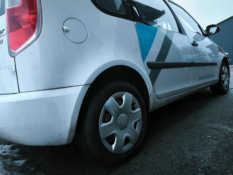 Gebraucht Skoda Roomster Plus Edition 69 PS (50 kW) 2009 Weiß Van / Kleinbus