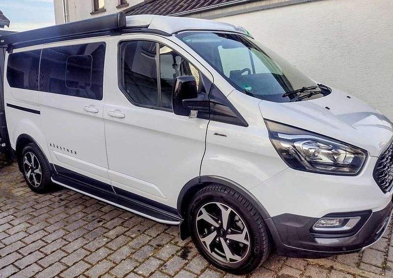 Gebraucht Ford Tourneo Titanium 170 PS (125 kW) 2024 Weiß Van / Kleinbus