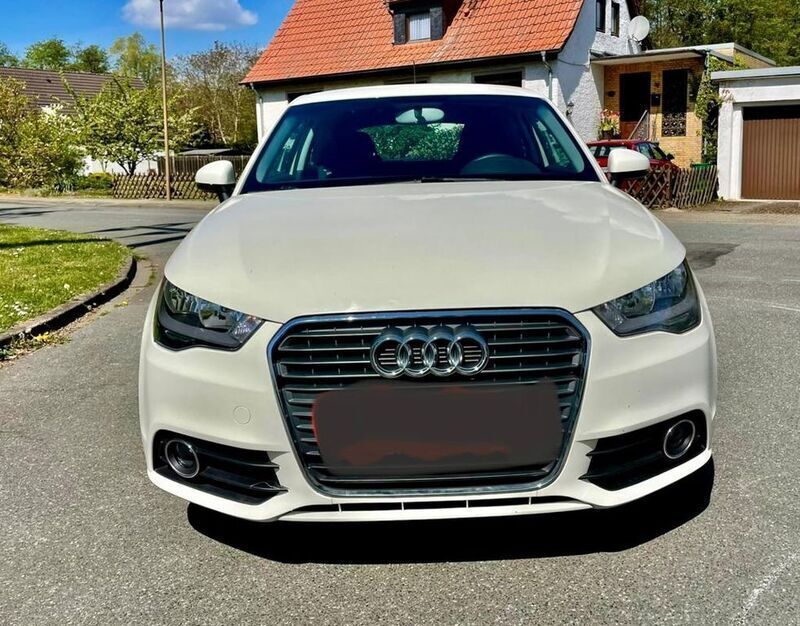 Weiß Gebraucht 2011 Audi A1 Attraction Kleinwagen | 6.300 € (Superpreis) - Bild 1/4