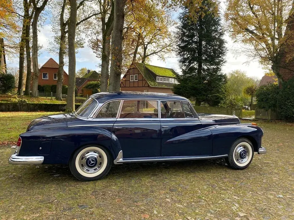 Gebraucht Mercedes 300 160 PS (117 kW) 1960 Blau Limousine