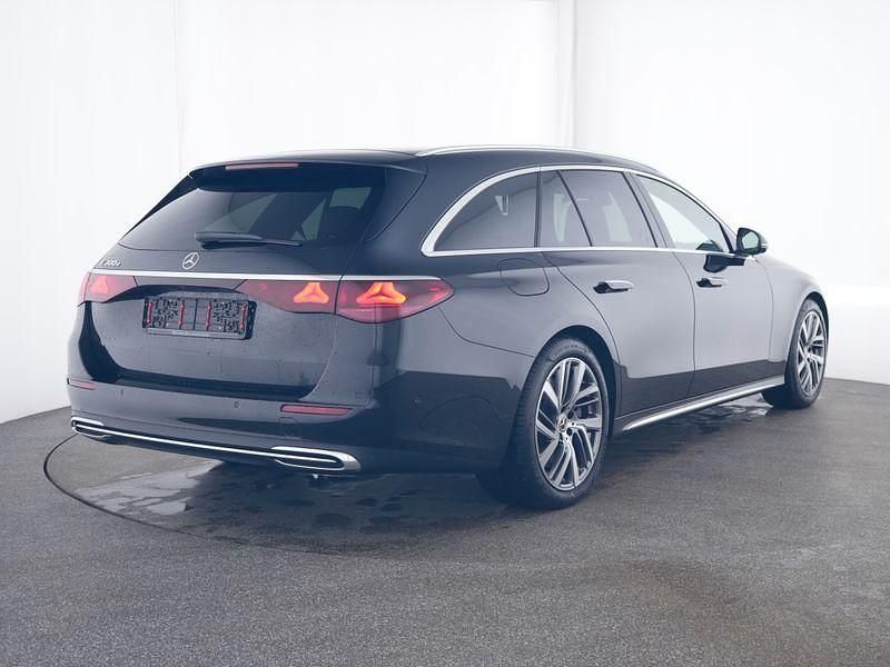 Gebraucht Mercedes E300 313 PS (230 kW) 2024 Schwarz Kombi