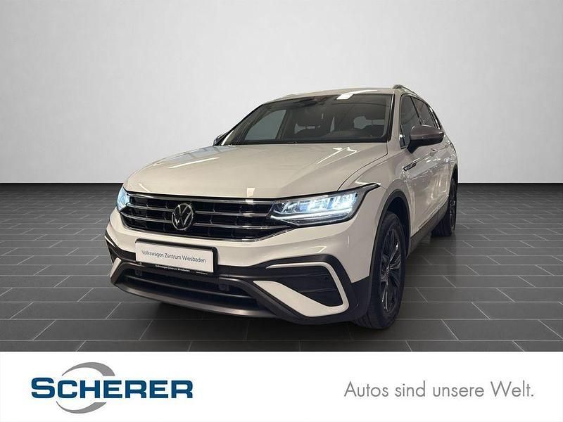 Pure white Gebraucht 2022 VW Tiguan Allspace Life SUV | 33.900 € (Fairer Preis) - Bild 1/4