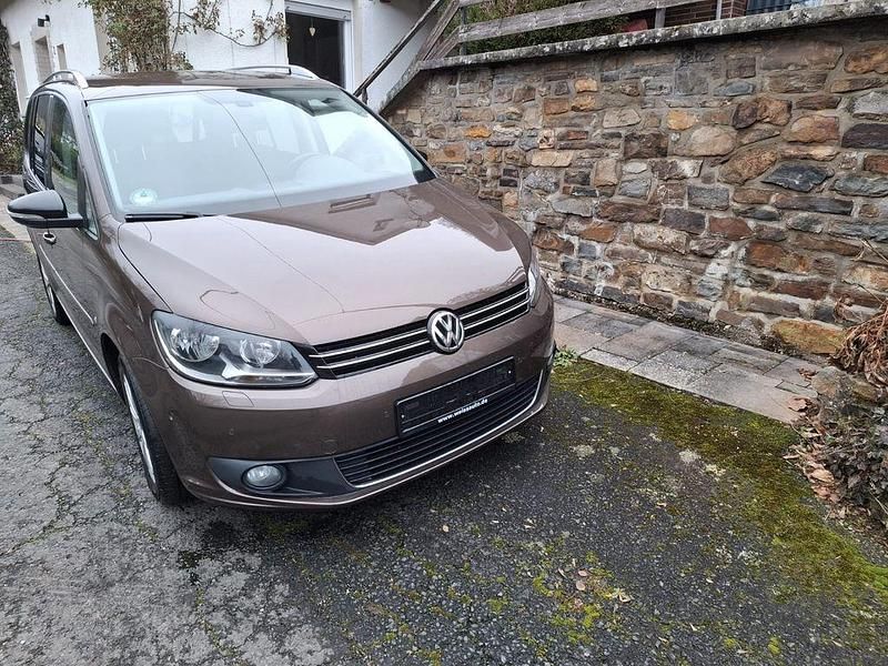 Gebraucht VW Touran Style 140 PS (102 kW) 2012 Braun Van / Kleinbus