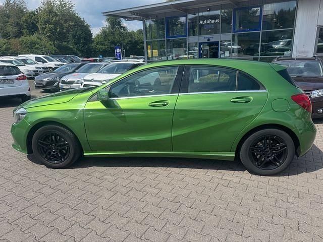 Gebraucht Mercedes A160 102 PS (75 kW) 2016 Gruen Limousine