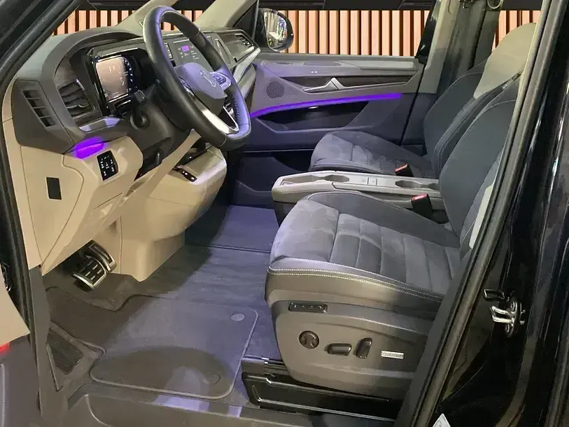 Gebraucht VW Multivan Style 150 PS (110 kW) 2025 Schwarz Van / Kleinbus