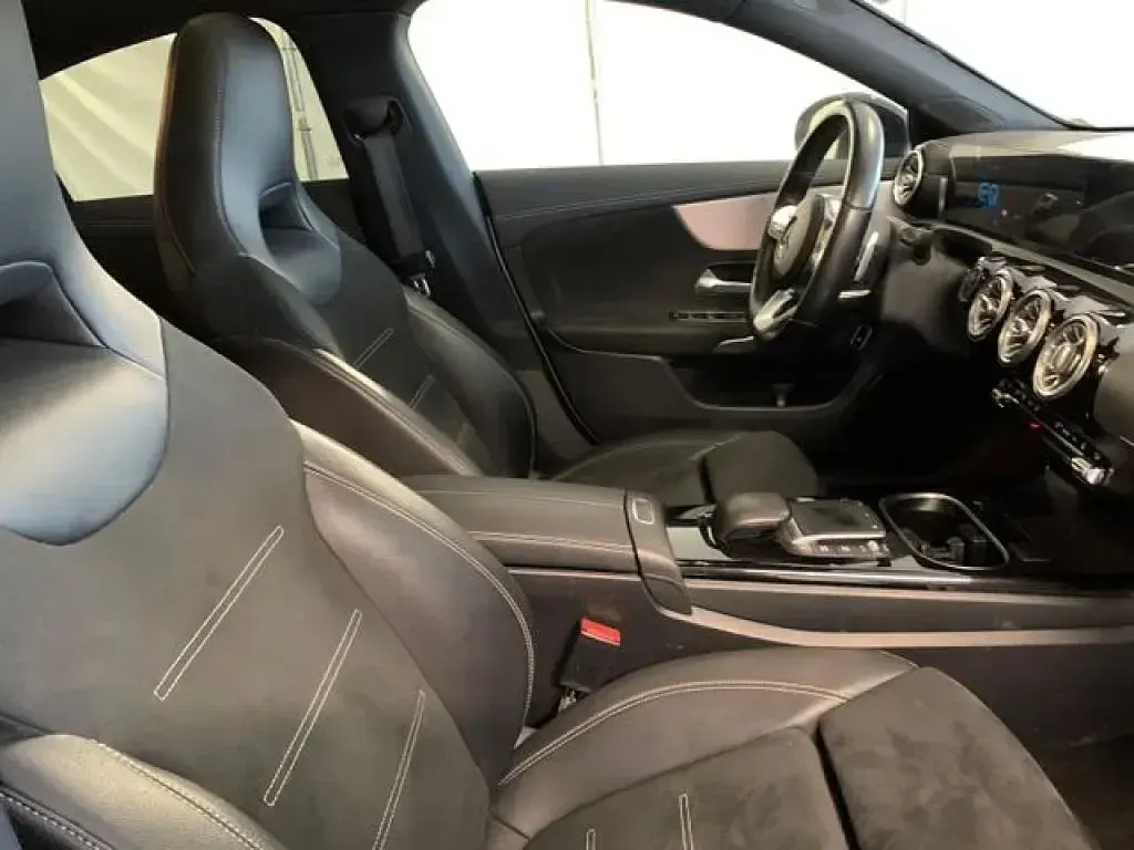 Gebraucht Mercedes CLA250 Edition 160 PS (117 kW) 2020 Polarweiss  unilack Coupé