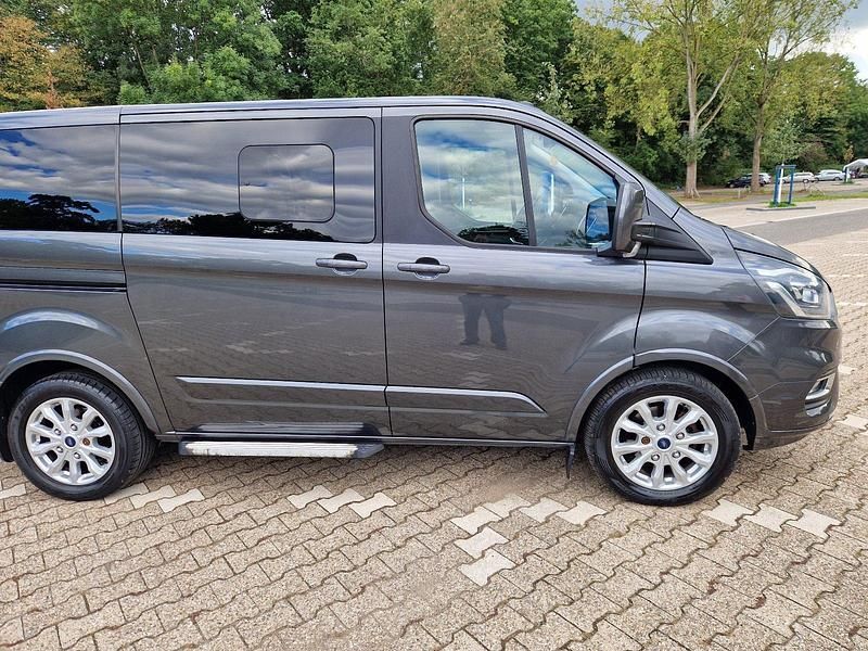 Gebraucht Ford Transit Custom Titanium 131 PS (96 kW) 2018 Grau Van / Kleinbus