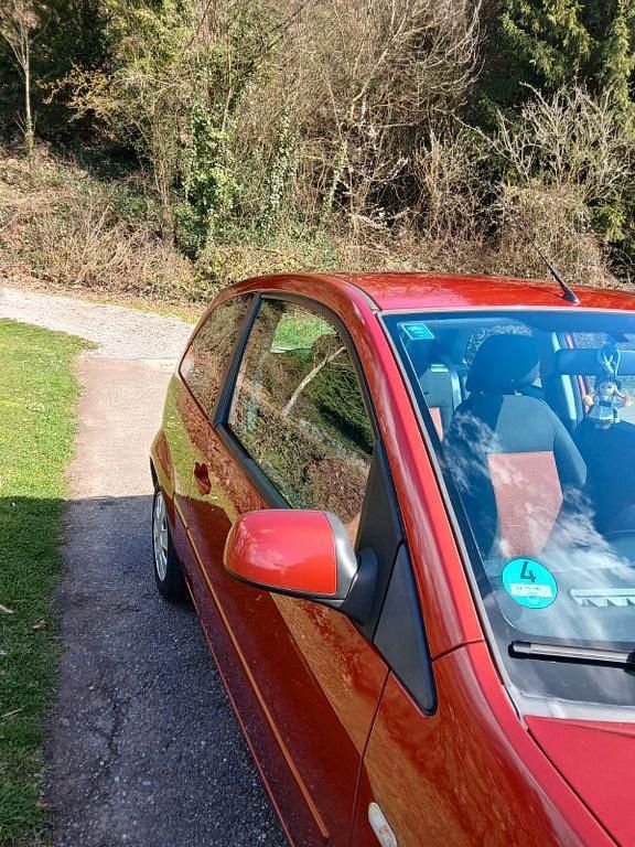 Gebraucht Ford Fiesta Ambiente 69 PS (50 kW) 2007 Rot Kleinwagen