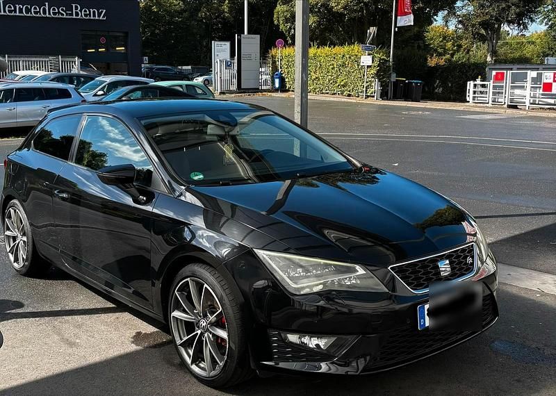 Schwarz Gebraucht 2013 Seat Leon SC FR Kleinwagen | 8.950 € (Fairer Preis) - Bild 1/4