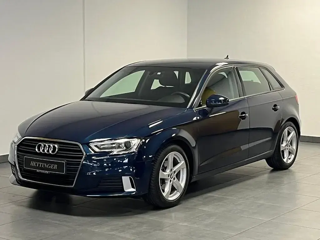 Gebraucht Audi A3 Sport 150 PS (110 kW) 2019 Blau Limousine