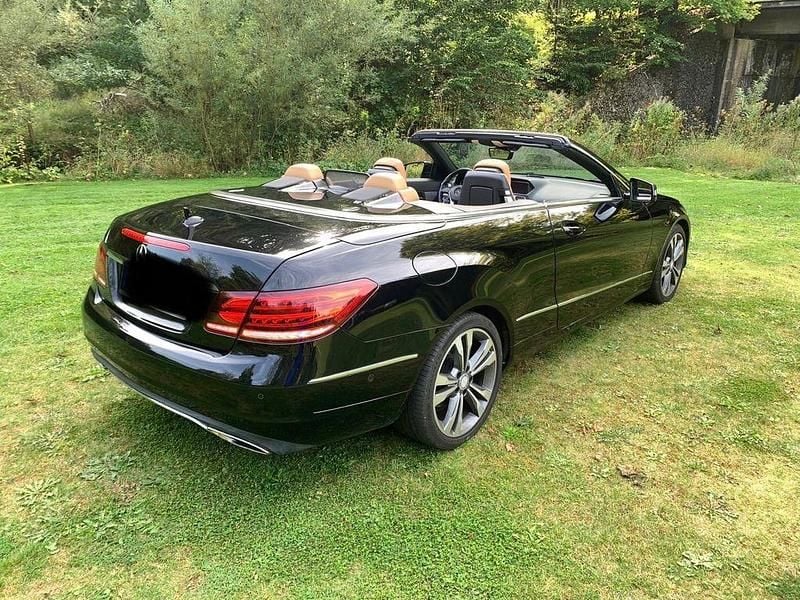 Gebraucht Mercedes E220 170 PS (125 kW) 2016 Schwarz Cabrio