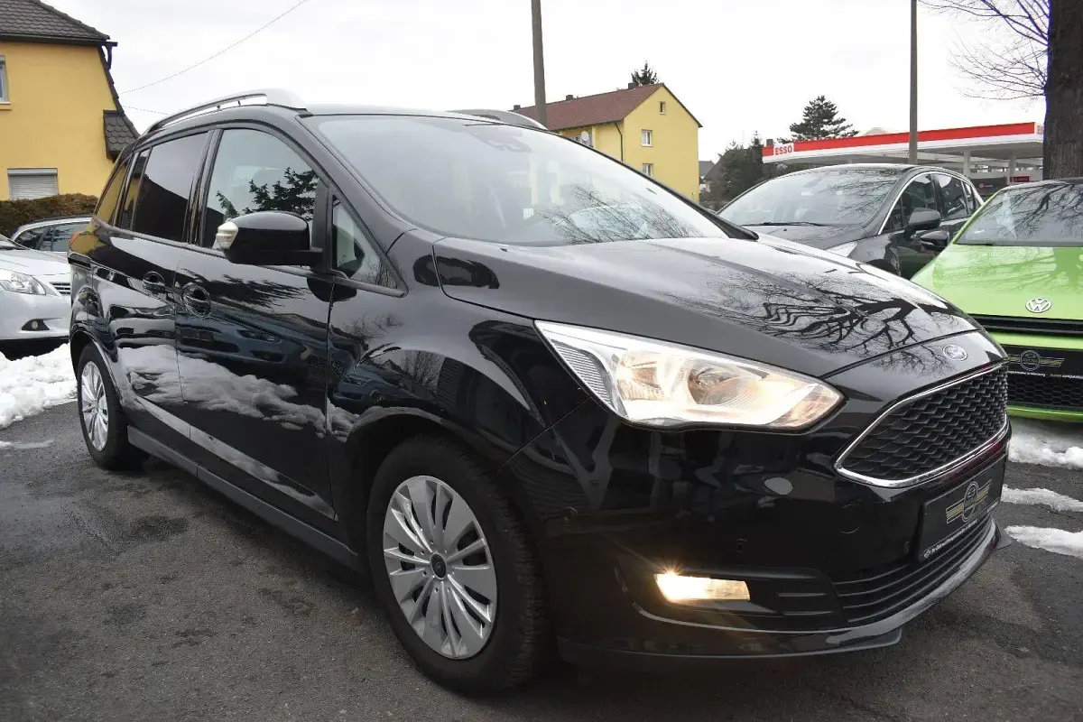 Używany Ford Grand C-Max 125 KM (91 kW) 2019 Czarny Minivan
