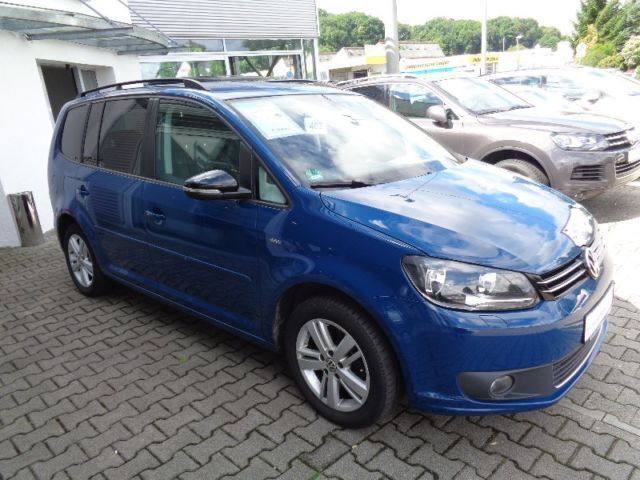 Gebraucht VW Touran Match 140 PS (102 kW) 2013 Blau Van / Kleinbus