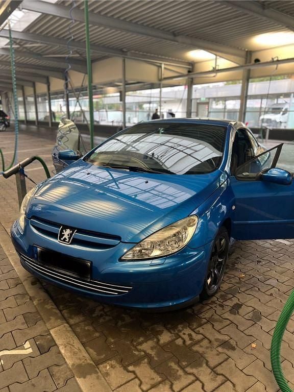 Blau Gebraucht 2003 Peugeot 307 CC Tendance Cabrio | 2.000 € (Guter Preis) - Bild 1/4