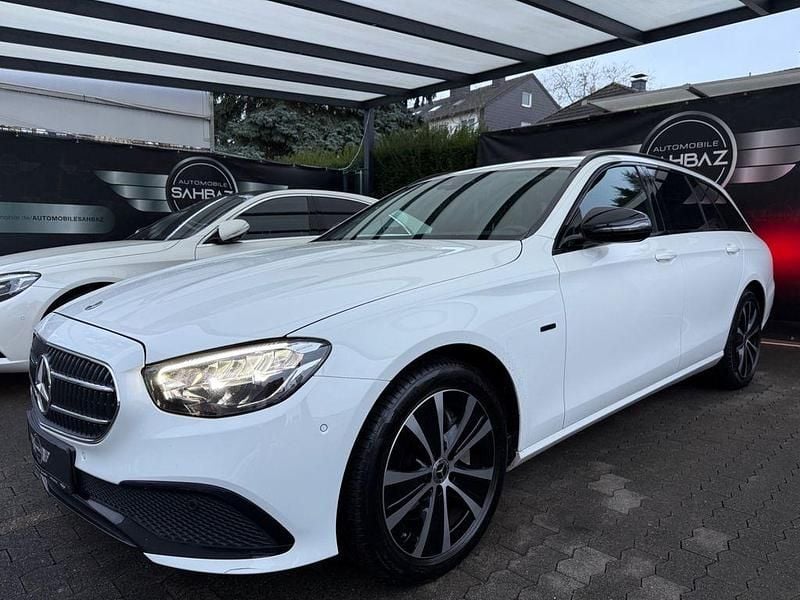 Gebraucht Mercedes E300 211 PS (155 kW) 2021 Weiß Limousine